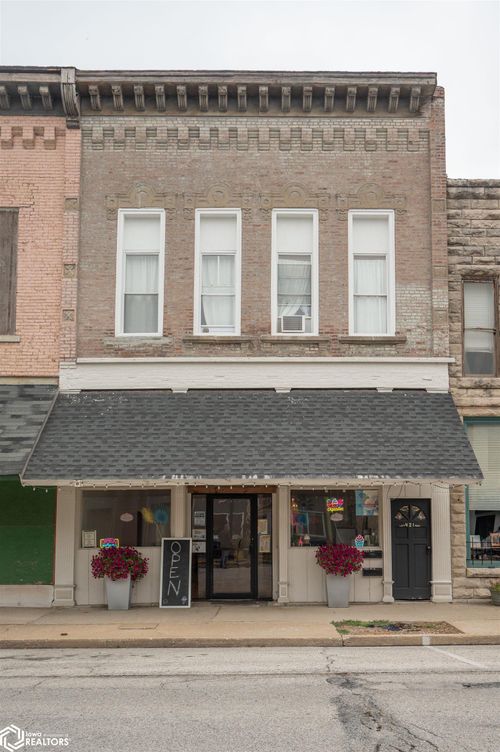 421 Main St, Warsaw, IL, 62379-1246 | Card Image
