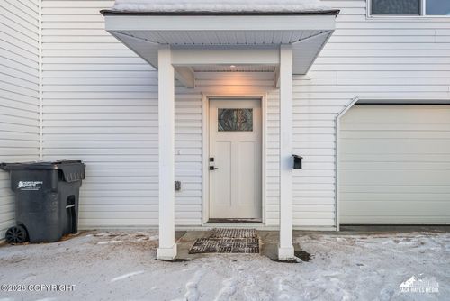 1499-1493 W 40th Ave, Anchorage, AK, 99503-6403 | Card Image