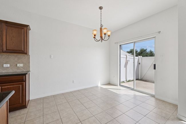 APT-98 - 1900 Little Elm Trl, Townhouse with 3 bedrooms, 3 bathrooms and 2 parking in Cedar Park TX | Image 5