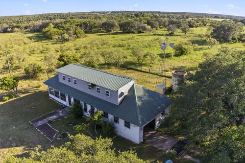 950 Ater Ranch Est, Bertram, TX, 78605 | Card Image