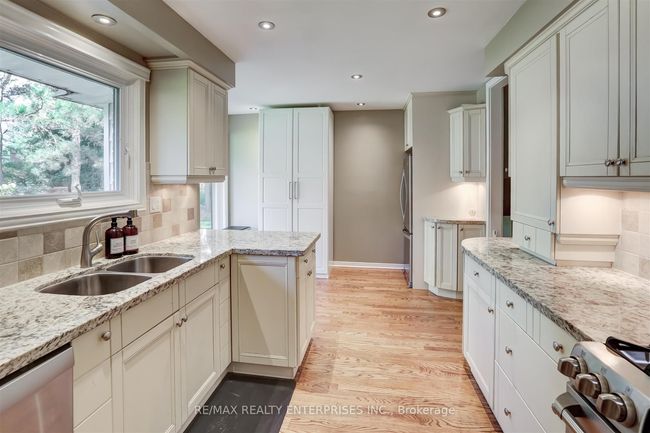 1648 Angela Cres, House other with 4 bedrooms, 2 bathrooms and 4 parking in Mississauga ON | Image 13
