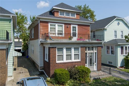 371 Hamilton Blvd, Buffalo, NY, 14217-1812 | Card Image