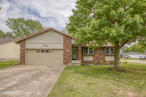 753 W Wickersham Dr, Webb City, MO, 64870-2406 | Card Image