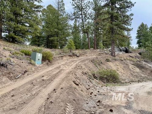468 Hilltop Rd, Cascade, ID, 83611-5036 | Card Image