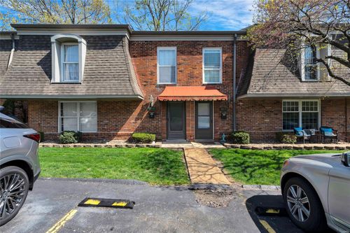 4334 Chateau De Ville Dr, Oakville, MO, 63129-1804 | Card Image