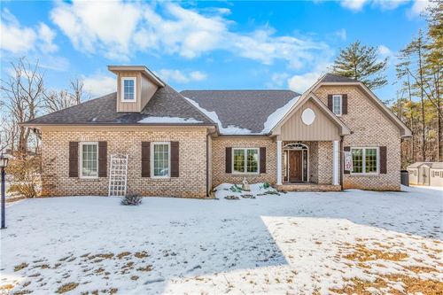 153 Woodridge Dr, Mount Airy, NC, 27030-6859 | Card Image