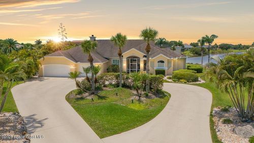 897 Belmont Pl, Rockledge, FL, 32955-6101 | Card Image