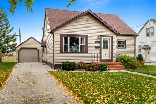 1118 S 26th St, Manitowoc, WI, 54220-4814 | Card Image