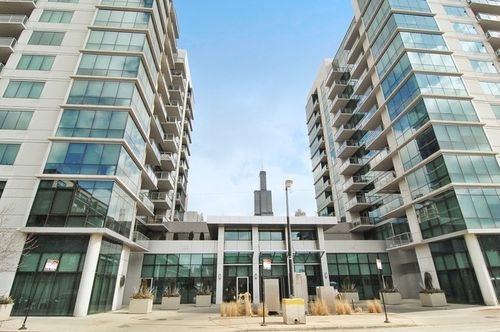 1107b-123 S Green St, Chicago, IL, 60607-3659 | Card Image