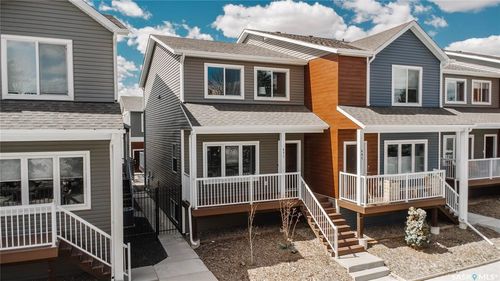 451 Av L S, Saskatoon, SK, S7M5Y6 | Card Image