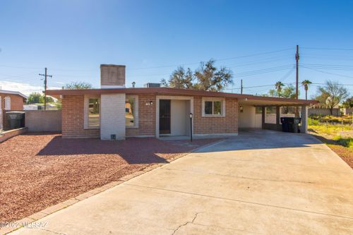 926 S Camino Seco, Tucson, AZ, 85710-6219 | Card Image