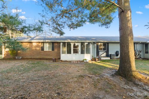 157-5825 Leisure South Dr Se, Kentwood, MI, 49548-6855 | Card Image