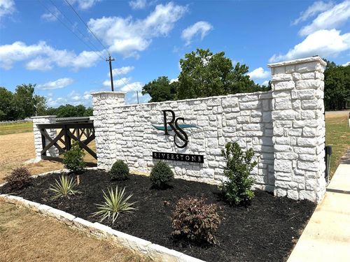 54-54 River West Ln, Broken Bow, OK, 74728 | Card Image
