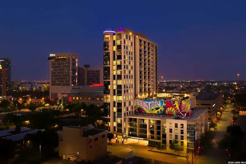 1-1002-1515 Austin St, Houston, TX, 77002 | Card Image