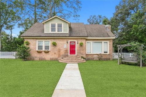 1555 7th St, Slidell, LA, 70458-2846 | Card Image
