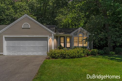 4256 Valley Hollow Drive Ne, Grand Rapids, MI, 49525 | Card Image