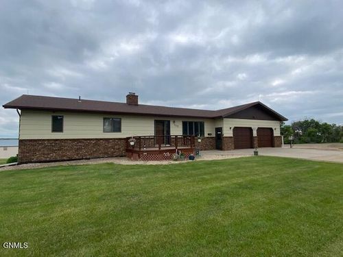 305 Main Street W, Golden Valley, ND, 58541 | Card Image