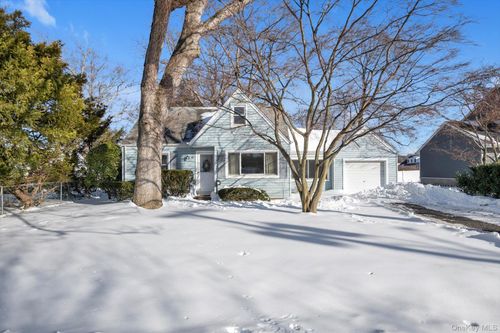 76 Burt Ave, Northport, NY, 11768-2046 | Card Image
