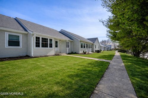 d-80 Parkway Dr, Freehold, NJ, 07728-5254 | Card Image