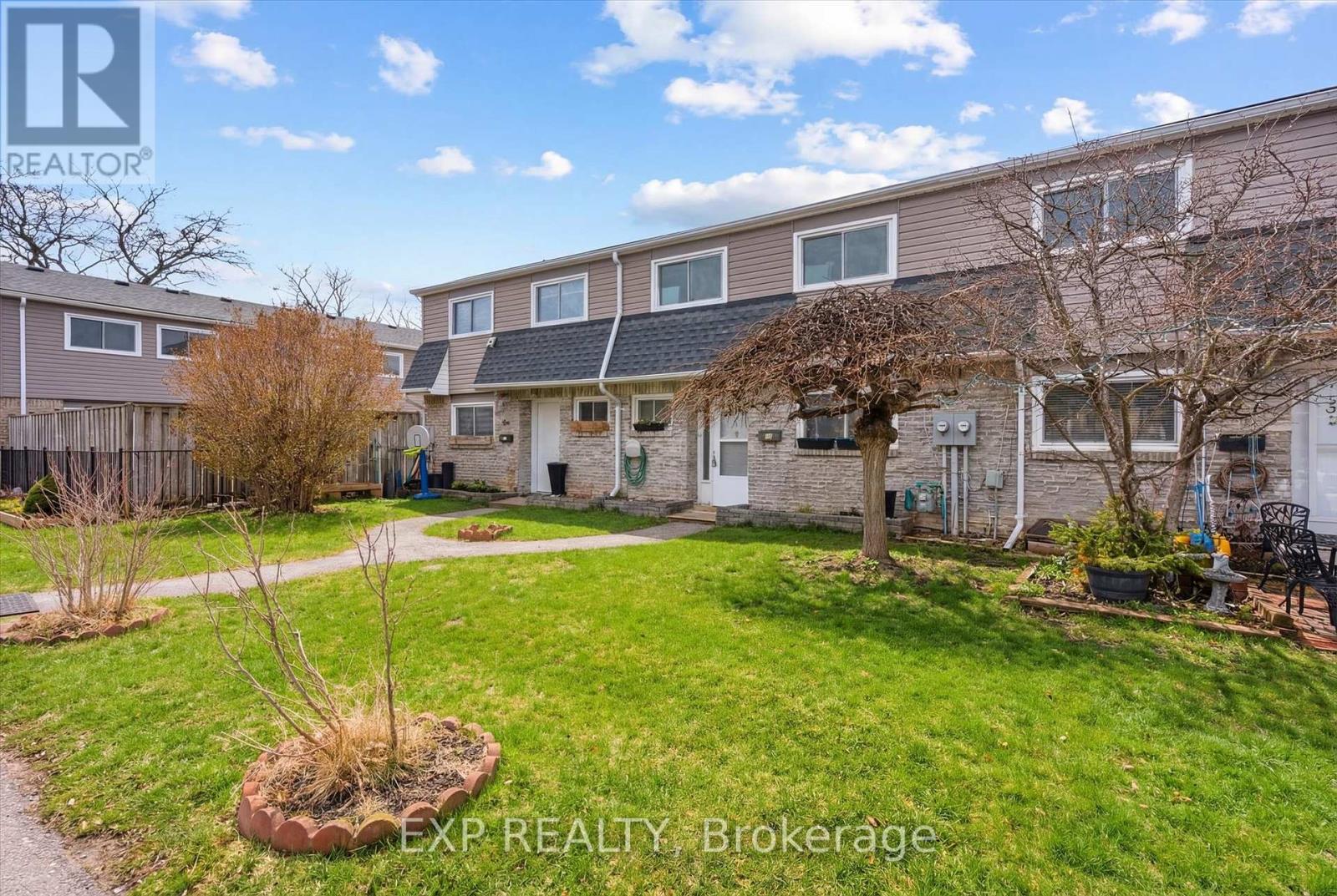 Residential in Burlington (Brant Hills) 2