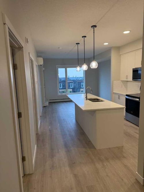 308-660 Shawnee Sq Sw, Calgary, AB, T2Y0X6 | Card Image