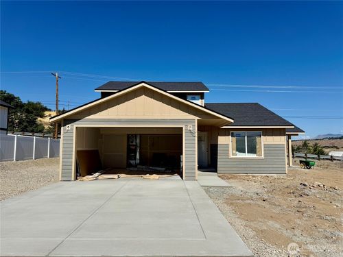 145 Juanita Way, Malaga, WA, 98828-2102 | Card Image