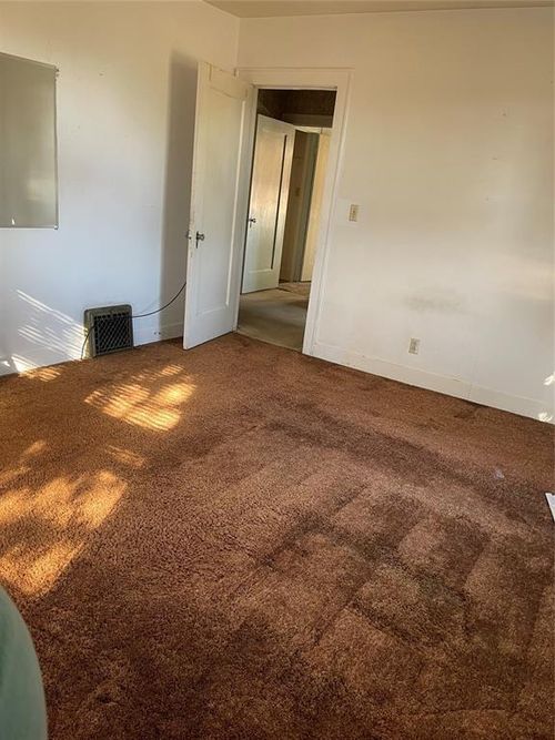 206 E 3rd St, Carnegie, OK, 73015-9076 | Card Image