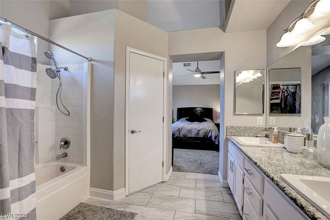 Primary Bathroom | Image 30