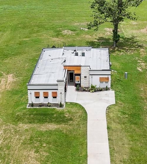 209 Horse Shoe Trl, Angleton, TX, 77515-7184 | Card Image