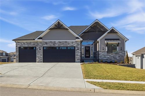 17556 Acton St, Overland Park, KS, 66085-8606 | Card Image