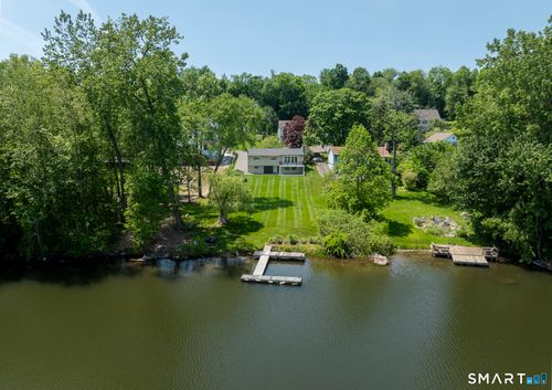22 N Lake Shore Dr, Brookfield, CT, 06804-1420 | Card Image