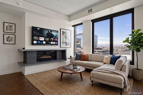 1609-1750 Wewatta St, Denver, CO, 80202-6693 | Card Image