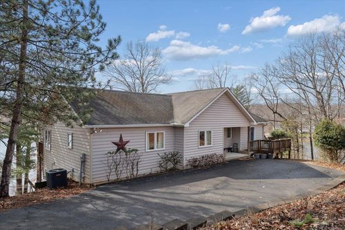 1429 Longview Estates Dr, Goodview, VA, 24095 | Card Image