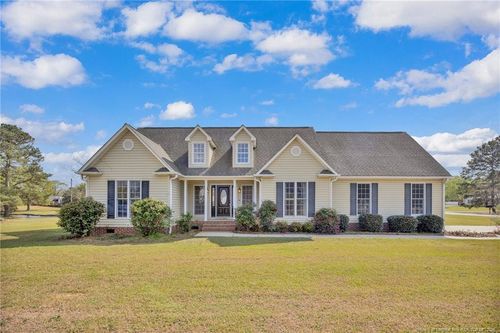 73 Timberlake Dr, Clinton, NC, 28328-8223 | Card Image