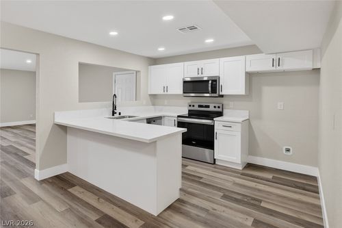 6336 Fargo Ave, Las Vegas, NV, 89107-1398 | Card Image