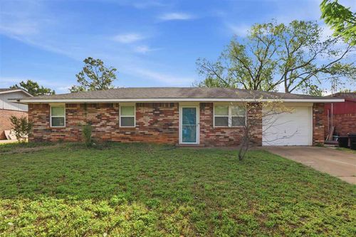 804 Sharp St, Perkins, OK, 74059-9385 | Card Image