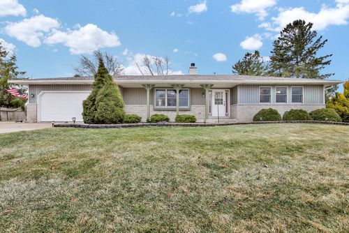 6215 W Leroy Avenue, Greenfield, WI, 53220 | Card Image