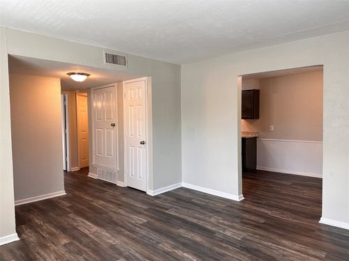 apt-e-3513 Washington St, Greenville, TX, 75401-3947 | Card Image