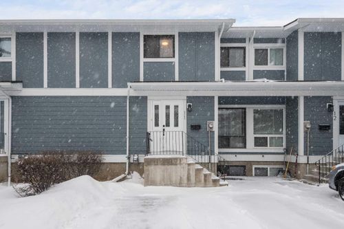 11-2210 Oakmoor Dr Sw, Calgary, AB, T2V4R4 | Card Image