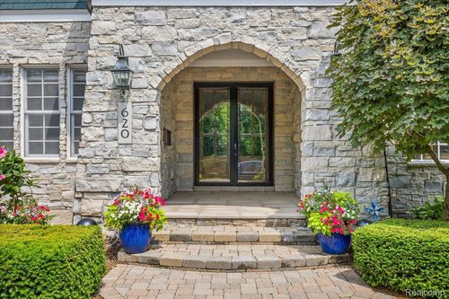 620 Lakeside Dr, Birmingham, MI, 48009-3836 | Card Image