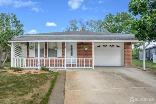 27 Bahamia Dr, Toms River, NJ, 08757-3752 | Card Image
