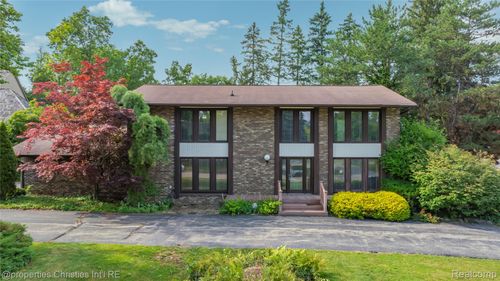4724 Tara Ct, West Bloomfield, MI, 48323-3644 | Card Image