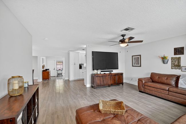 735 La Costa Way, House other with 3 bedrooms, 2 bathrooms and null parking in Lantana FL | Image 10