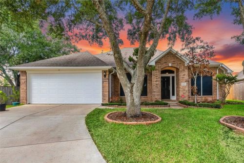 8823 Saratoga Dr, Sugar Land, TX, 77479-6366 | Card Image