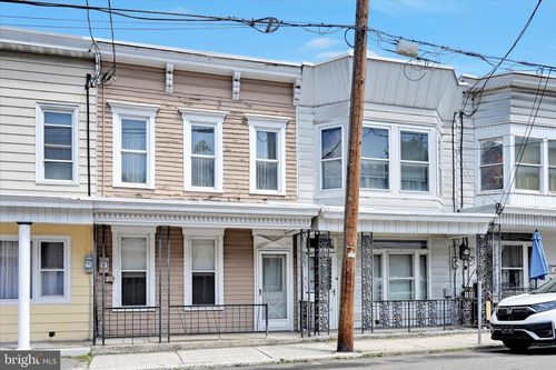 527 W Mahanoy St, MAHANOY CITY, PA, 17948-2413 | Card Image