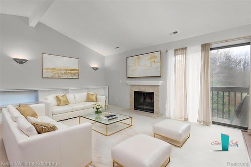 24285 Evergreen Rd, Southfield, MI, 48075-5558 | Card Image