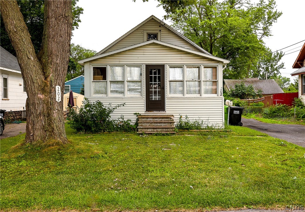 Edgemere Rd, Syracuse, NY 13208
