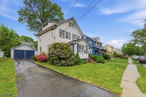 1142 Stasia St, Teaneck, NJ, 07666-4821 | Card Image