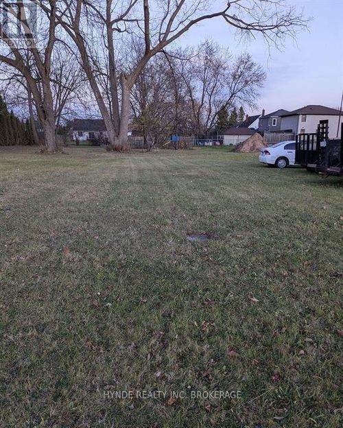 302 Aqueduct St, Welland, ON, L3C1E1 | Card Image