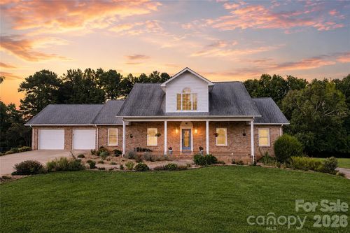 5725 Gunpowder Rd, Granite Falls, NC, 28630-8379 | Card Image